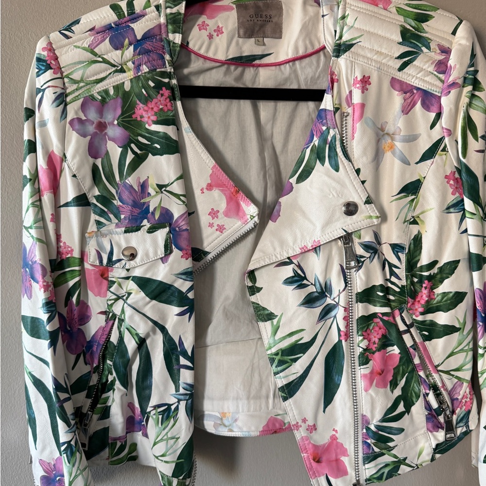 White Floral 3/4 sleeve faux leather jacket. Sz Large (42)